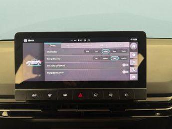 MG Mg4 51kWh SE (170 ps) - FABRIC - BLACK - CARPLAY - LED