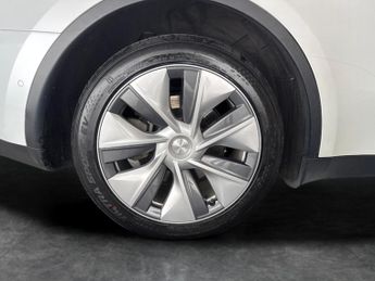 Tesla Model Y (Dual Motor) Long Range 4WDE (384 bhp) - HEATED STEERING - WIFI