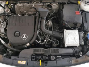 Mercedes-Benz CLA 1.3 CLA180 AMG Line Night Edition (Premium Plus) Coupe 7G-DCT (1