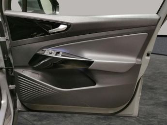 Volkswagen ID.4 Pure Performance 52kWh Life Edition (170 ps) - CARPLAY - LED - R