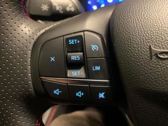 Ford Kuga 2.5 Duratec 14.4kWh ST-Line X Edition Plug-in CVT (225 ps) - KEY
