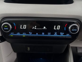 Toyota Yaris 1.5 VVT-h Excel E-CVT (116 ps) - BLIND SPOT ASSIST - WIFI