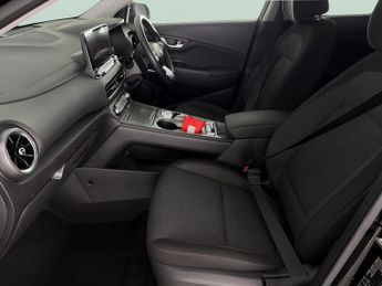 Hyundai Kona 64kWh Premium (10.5kW Charger) (204 ps) - KEYLESS ENTRY - LED - 