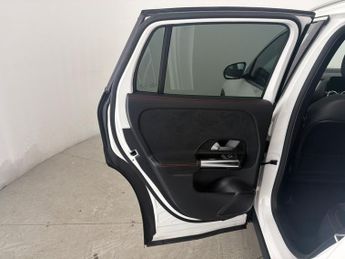 Mercedes-Benz EQA EQA 250+ 70.5kWh AMG Line (190 ps) - ADAPTIVE LIGHTS - HEATED LE