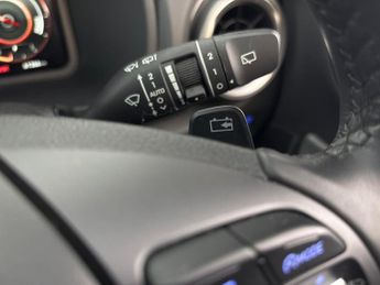Hyundai Kona 64kWh Premium (10.5kW Charger) (204 ps) - UPGRADED SOUND - LED