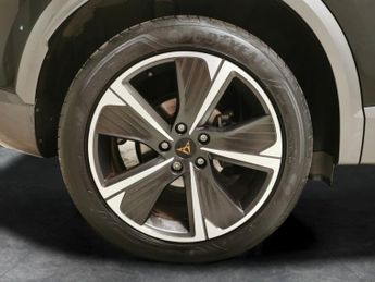 Cupra Formentor 1.4 eHybrid 12.8kWh V1 Plug-in DSG (204 ps) - KEYLESS ENTRY - LE