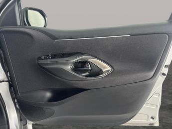 Toyota Yaris 1.5 VVT-h Excel E-CVT (116 ps) - BLIND SPOT ASSIST - WIFI