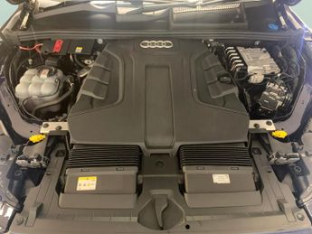 Audi Q7 3.0 TDI V6 45 Black Edition Tiptronic quattro (231 ps) - REVERSE