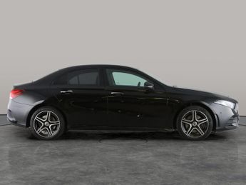 Mercedes-Benz A Class 1.3 A250e 15.6kWh AMG Line (Premium) Plug-in 8G-DCT (218 ps) - R