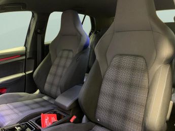 Volkswagen Golf 1.4 TSI 13kWh GTE Plug-in DSG (245 ps) - DIGITAL DASH - PADDLE S