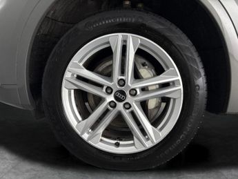 Audi Q5 2.0 TFSIe 50 S line Plug-in S Tronic quattro 17.9kWh (299 ps) - 