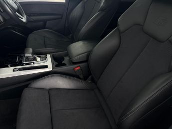 Audi Q5 2.0 TFSIe 50 S line Plug-in S Tronic quattro 17.9kWh (299 ps) - 