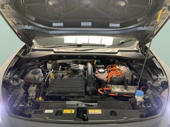 Cupra Formentor 1.4 eHybrid 12.8kWh V2 Plug-in DSG (204 ps) - LED - REVERSE CAM 