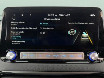 Hyundai Kona 64kWh Premium (10.5kW Charger) (204 ps) - UPGRADED SOUND - LED