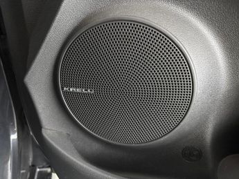 Hyundai Kona 64kWh Premium (10.5kW Charger) (204 ps) - UPGRADED SOUND - LED