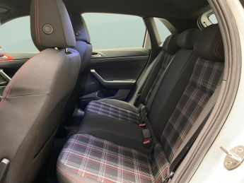 Volkswagen Polo 2.0 TSI GTI DSG (207 ps) - AUTO HEADLIGHTS - SPORTS SEATS - USB 