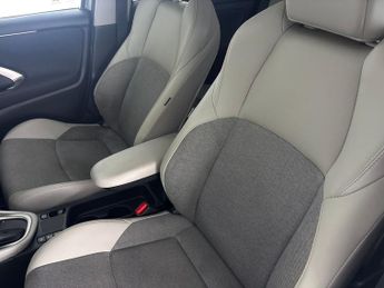 Toyota Yaris 1.5 VVT-h Excel E-CVT (116 ps) - BLIND SPOT ASSIST - WIFI