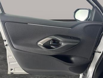 Toyota Yaris 1.5 VVT-h Excel E-CVT (116 ps) - BLIND SPOT ASSIST - WIFI