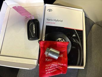 Toyota Yaris 1.5 VVT-h Excel E-CVT (116 ps) - BLIND SPOT ASSIST - WIFI