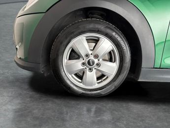 Mini Hatch 1.5 Cooper Classic Steptronic (136 ps) - CARPLAY - DRIVING ASSIS