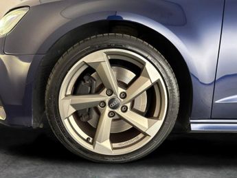 Audi S3 2.0 TFSI Black Edition Sportback S Tronic quattro (310 ps) - DAB