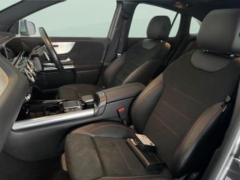 Mercedes-Benz EQA EQA 250 66.5kWh AMG Line (Premium) (190 ps) - CARPLAY - REVERSE 