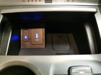Hyundai Kona 64kWh Premium (10.5kW Charger) (204 ps) - HEATED SEATS - HEATED 