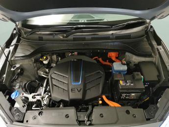 Hyundai Kona 64kWh Premium (10.5kW Charger) (204 ps) - HEATED SEATS - HEATED 