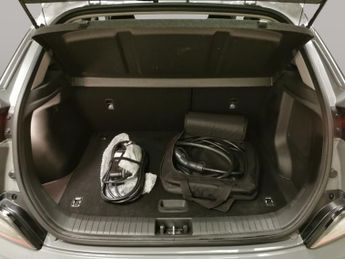 Hyundai Kona 64kWh Premium (10.5kW Charger) (204 ps) - HEATED SEATS - HEATED 