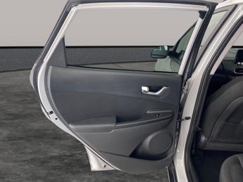 Hyundai Kona 64kWh Premium (10.5kW Charger) (204 ps) - HEATED SEATS - HEATED 