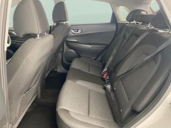Hyundai Kona 64kWh Premium (10.5kW Charger) (204 ps) - HEATED SEATS - HEATED 