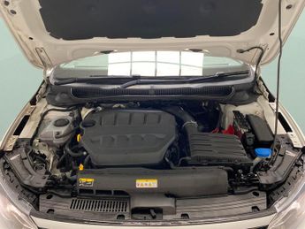 Volkswagen Polo 2.0 TSI GTI DSG (207 ps) - AUTO HEADLIGHTS - SPORTS SEATS - USB 