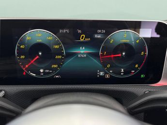 Mercedes-Benz A Class 2.0 A200d AMG Line (Premium 2) 8G-DCT (150 ps) - SELF PARK - LED