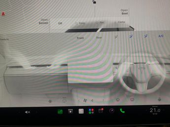 Tesla Model Y (Dual Motor) Long Range 4WDE (384 bhp) - HEATED STEERING - WIFI