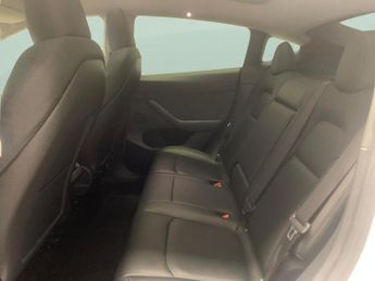 Tesla Model Y (Dual Motor) Long Range 4WDE (384 bhp) - HEATED STEERING - WIFI