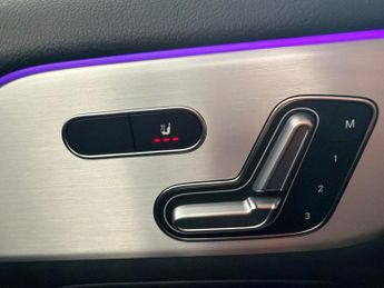 Mercedes-Benz EQA EQA 250+ 70.5kWh AMG Line (Premium) (190 ps) - ADAPTIVE LIGHTS