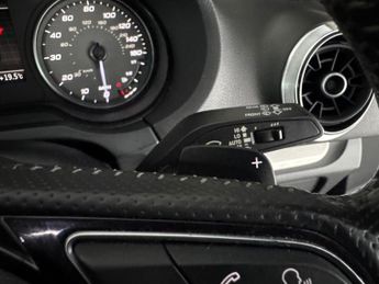 Audi S3 2.0 TFSI Black Edition Sportback S Tronic quattro (310 ps) - DAB