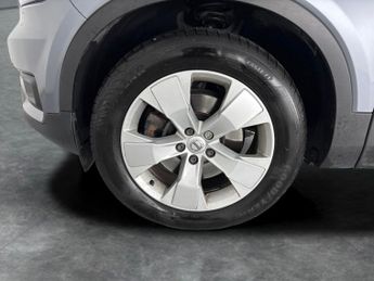 Volvo XC40 2.0 T4 Momentum Pro AWD (190 ps) - ACTIVE LANE ASSIST - LED - RE