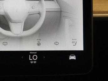 Tesla Model Y (Dual Motor) Long Range 4WDE (384 bhp) - NAV - LEATHER - HEATED 