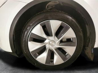 Tesla Model Y (Dual Motor) Long Range 4WDE (384 bhp) - NAV - LEATHER - HEATED 