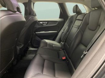 Volvo XC60 2.0 D4 Momentum (190 ps) - PARK ASSIST - LED - HEATED SEATS
