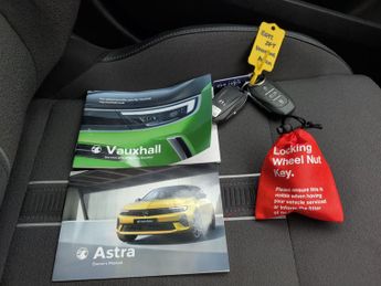 Vauxhall Astra 1.6 12.4kWh GS Sports Tourer Plug-in (180 ps) - CARPLAY