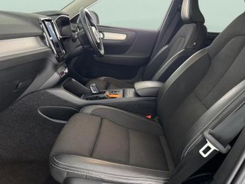 Volvo XC40 2.0 T4 Momentum Pro AWD (190 ps) - ACTIVE LANE ASSIST - LED - RE