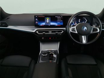 BMW 3 Series 2.0 330e 12kWh M Sport Plug-in (292 ps) - PRO NAV - CARPLAY - PA