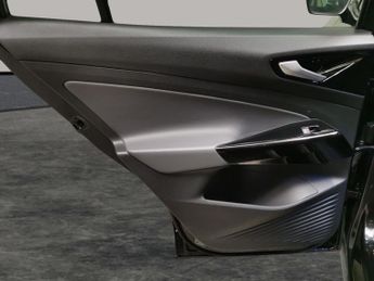 Volkswagen ID.4 Pure 52kWh Life Edition (148 ps) - LED - REVERSE CAM - HEATED SE