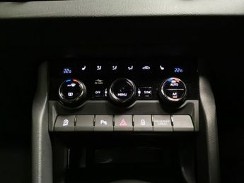 Skoda Karoq 1.5 TSI ACT SportLine DSG (150 ps) - REVERSE CAM - HEATED SEATS 
