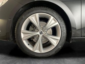 Seat Leon 1.5 eTSI MHEV FR DSG (150 ps) - REVERSE CAM - NAV - WIFI