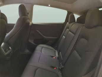 Tesla Model Y (Dual Motor) Long Range 4WDE (384 bhp) - NAV - LEATHER - HEATED 