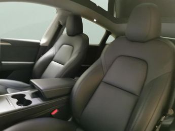 Tesla Model Y (Dual Motor) Long Range 4WDE (384 bhp) - NAV - LEATHER - HEATED 