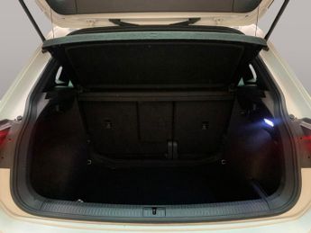 Volkswagen Tiguan 1.5 TSI R-Line DSG (150 ps) - CLIMATE CONTROL - SD CARD MEDIA IN